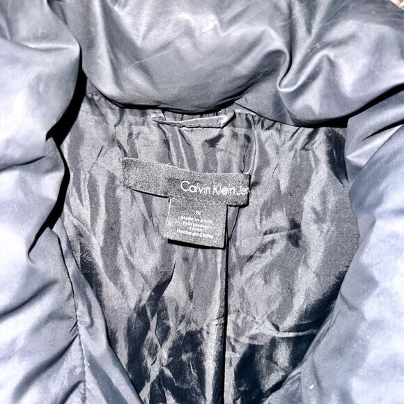 Calvin Klein Jeans Women's Black Full Zip Collared Down Puffer Jacket in Black - Picture 2 of 12